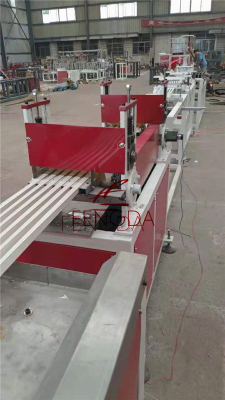 鋒達(dá)與聯(lián)達(dá) PVC護(hù)角線生產(chǎn)設(shè)備報(bào)價解析與市場選擇